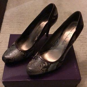 Gloria Vanderbilt heels